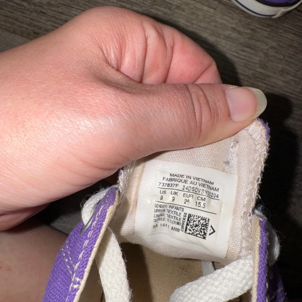 Converse Chuck Taylor All Star Kids Purple Low Top Sneaker 737837F Sz 9 Toddler